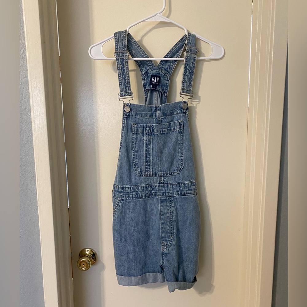 Gap shorts overalls